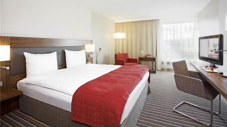 <b>Moevenpick Hotel Zurich-Airport Room</b>. Images powered by <a href="https://iceportal.shijigroup.com/" title="IcePortal" target="_blank">IcePortal</a>.