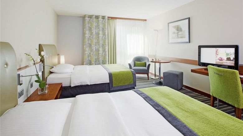 <b>Moevenpick Hotel Zurich-Airport Room</b>. Images powered by <a href="https://iceportal.shijigroup.com/" title="IcePortal" target="_blank">IcePortal</a>.