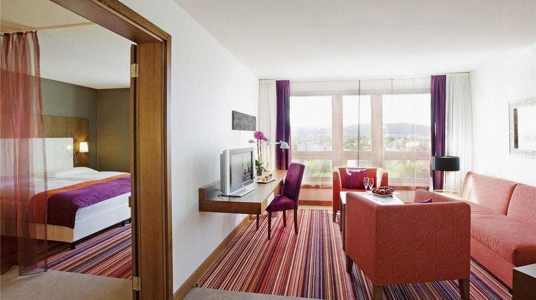 <b>Moevenpick Hotel Zurich-Airport Room</b>. Images powered by <a href="https://iceportal.shijigroup.com/" title="IcePortal" target="_blank">IcePortal</a>.