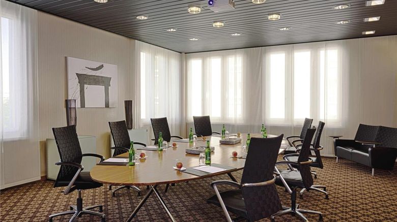 <b>Moevenpick Hotel Zurich-Airport Meeting</b>. Images powered by <a href="https://iceportal.shijigroup.com/" title="IcePortal" target="_blank">IcePortal</a>.