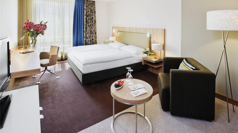 <b>Moevenpick Hotel Zurich-Regensdorf Room</b>. Images powered by <a href="https://iceportal.shijigroup.com/" title="IcePortal" target="_blank">IcePortal</a>.