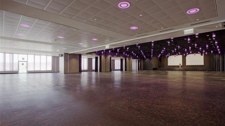 <b>Moevenpick Hotel Zurich-Regensdorf Meeting</b>. Images powered by <a href="https://iceportal.shijigroup.com/" title="IcePortal" target="_blank">IcePortal</a>.