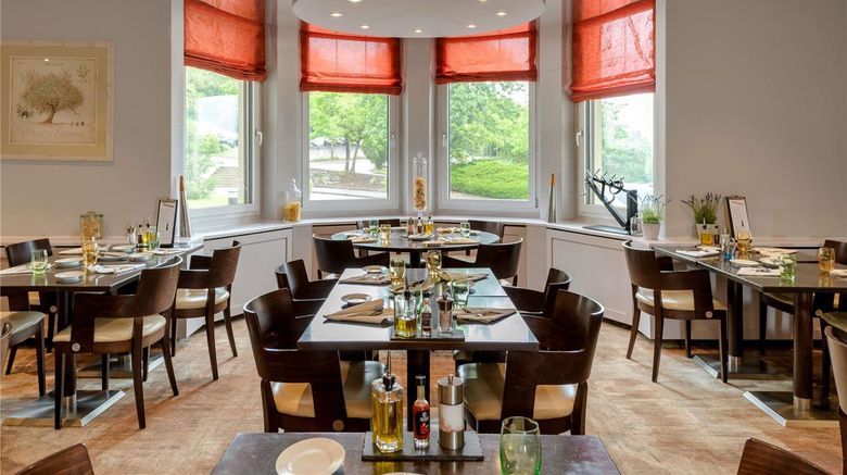 <b>Moevenpick Hotel Egerkingen Restaurant</b>. Images powered by <a href="https://iceportal.shijigroup.com/" title="IcePortal" target="_blank">IcePortal</a>.