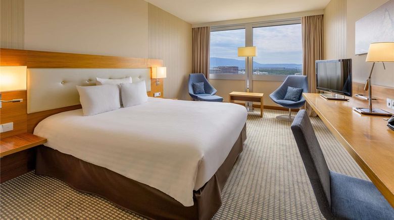 <b>Movenpick Hotel Geneva Room</b>. Images powered by <a href="https://iceportal.shijigroup.com/" title="IcePortal" target="_blank">IcePortal</a>.