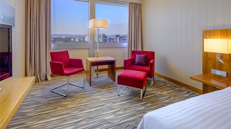 <b>Movenpick Hotel Geneva Room</b>. Images powered by <a href="https://iceportal.shijigroup.com/" title="IcePortal" target="_blank">IcePortal</a>.