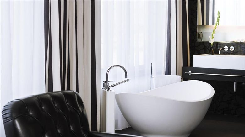 <b>Moevenpick Stuttgart Airport Suite</b>. Images powered by <a href="https://iceportal.shijigroup.com/" title="IcePortal" target="_blank">IcePortal</a>.