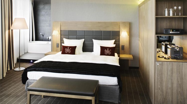 Moevenpick Stuttgart Airport Suite