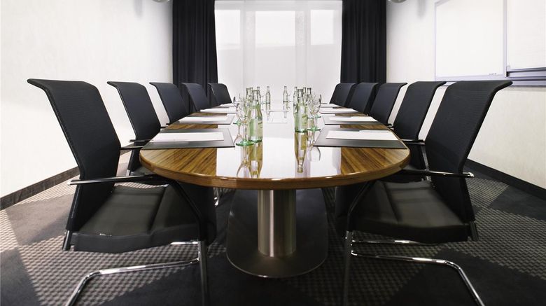 <b>Moevenpick Stuttgart Airport Meeting</b>. Images powered by <a href="https://iceportal.shijigroup.com/" title="IcePortal" target="_blank">IcePortal</a>.