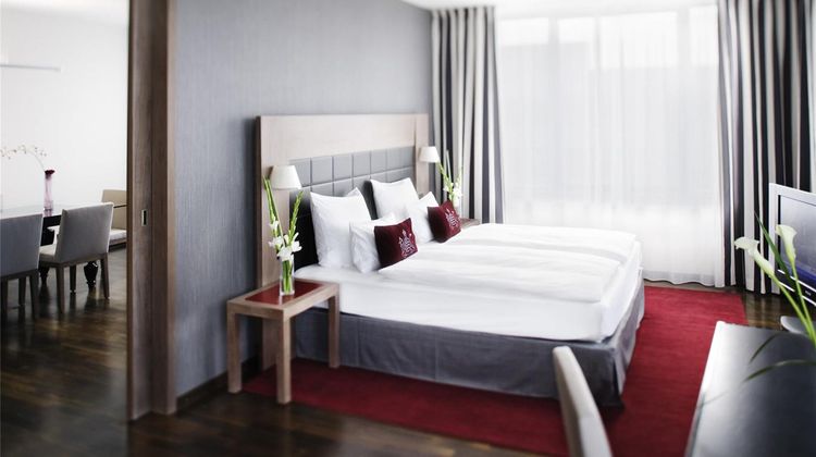 Moevenpick Stuttgart Airport Room