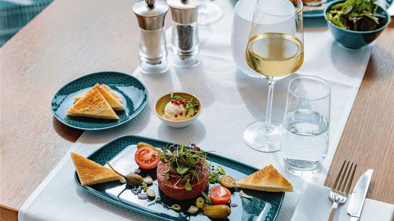 <b>Moevenpick Stuttgart Airport Restaurant</b>. Images powered by <a href="https://iceportal.shijigroup.com/" title="IcePortal" target="_blank">IcePortal</a>.