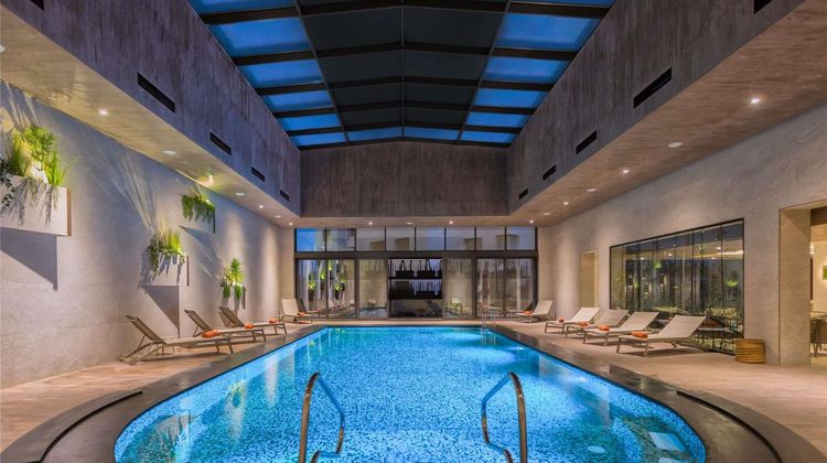 Moevenpick Hotel du Lac Tunis Pool