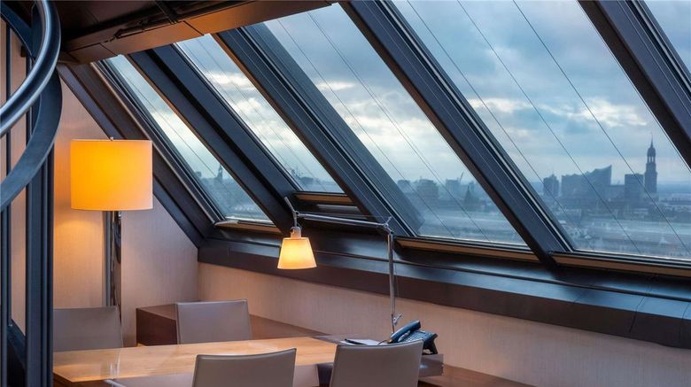 <b>Moevenpick Hotel Hamburg Room</b>. Images powered by <a href="https://iceportal.shijigroup.com/" title="IcePortal" target="_blank">IcePortal</a>.