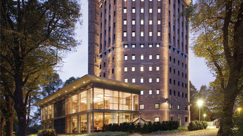 <b>Moevenpick Hotel Hamburg Restaurant</b>. Images powered by <a href="https://iceportal.shijigroup.com/" title="IcePortal" target="_blank">IcePortal</a>.