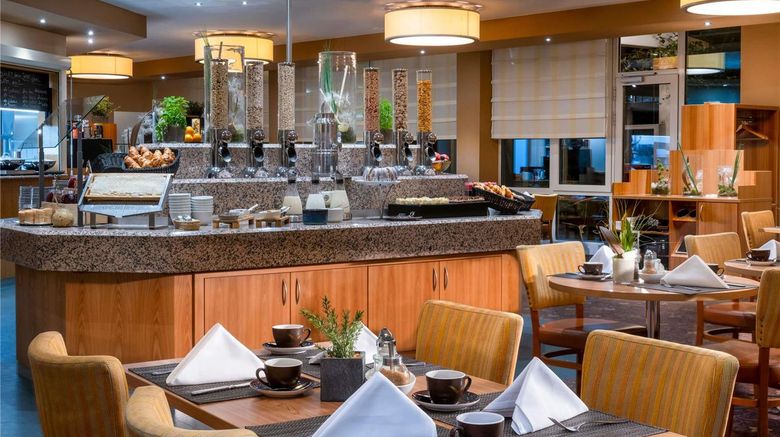 <b>Moevenpick Hotel Nuremberg-Airport Restaurant</b>. Images powered by <a href="https://iceportal.shijigroup.com/" title="IcePortal" target="_blank">IcePortal</a>.