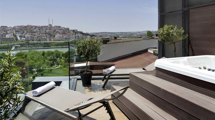 Moevenpick Hotel Istanbul Golden Horn Suite