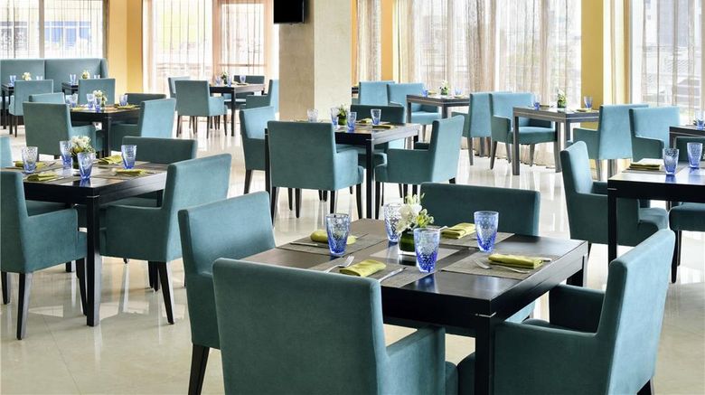 <b>Moevenpick Hotel Jumeirah Lakes Towers Restaurant</b>. Images powered by <a href="https://iceportal.shijigroup.com/" title="IcePortal" target="_blank">IcePortal</a>.