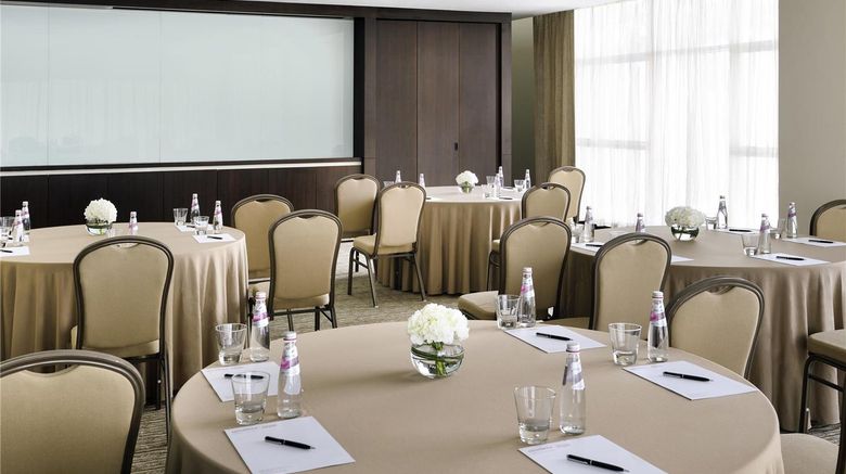 <b>Moevenpick Hotel Jumeirah Lakes Towers Meeting</b>. Images powered by <a href="https://iceportal.shijigroup.com/" title="IcePortal" target="_blank">IcePortal</a>.