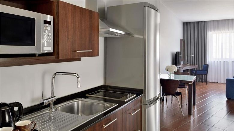 <b>Moevenpick Hotel Apartments Al Mamzar Room</b>. Images powered by <a href="https://iceportal.shijigroup.com/" title="IcePortal" target="_blank">IcePortal</a>.