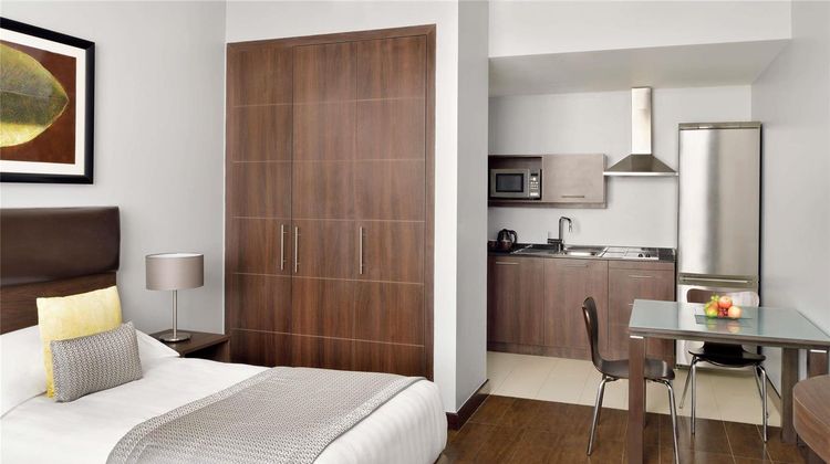 Moevenpick Hotel Apartments Al Mamzar Suite