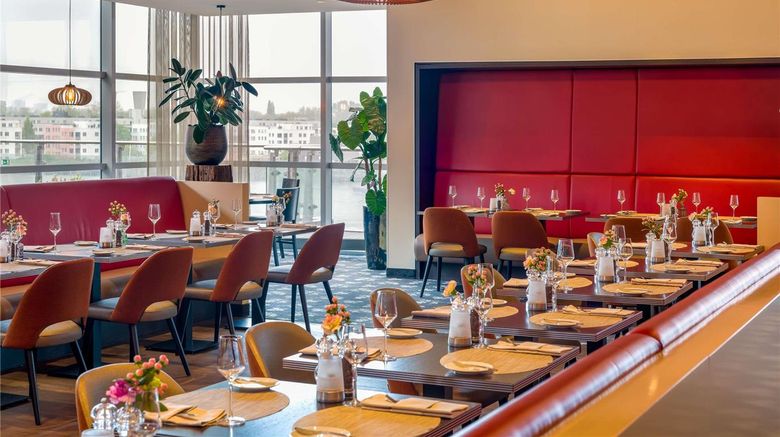 <b>Moevenpick Hotel Amsterdam City Centre Restaurant</b>. Images powered by <a href="https://iceportal.shijigroup.com/" title="IcePortal" target="_blank">IcePortal</a>.