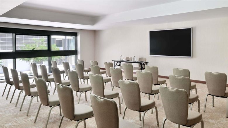 <b>Moevenpick Hotel Apartments Downtown Meeting</b>. Images powered by <a href="https://iceportal.shijigroup.com/" title="IcePortal" target="_blank">IcePortal</a>.