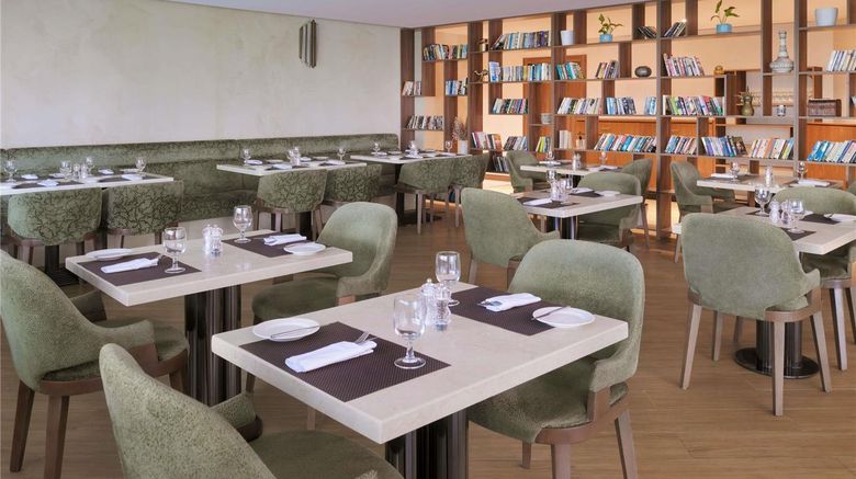 <b>Moevenpick Hotel Apartments Downtown Restaurant</b>. Images powered by <a href="https://iceportal.shijigroup.com/" title="IcePortal" target="_blank">IcePortal</a>.