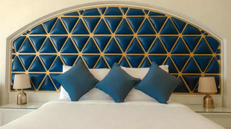 <b>Moevenpick Resort Sharm El Sheikh Suite</b>. Images powered by <a href="https://iceportal.shijigroup.com/" title="IcePortal" target="_blank">IcePortal</a>.