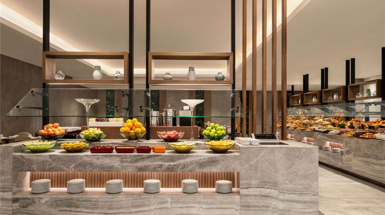 <b>Moevenpick Hotel & Residence Hajar Tower Restaurant</b>. Images powered by <a href="https://iceportal.shijigroup.com/" title="IcePortal" target="_blank">IcePortal</a>.