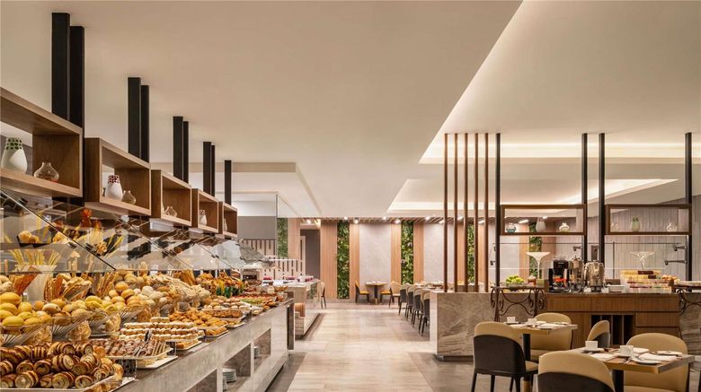 <b>Moevenpick Hotel & Residence Hajar Tower Restaurant</b>. Images powered by <a href="https://iceportal.shijigroup.com/" title="IcePortal" target="_blank">IcePortal</a>.