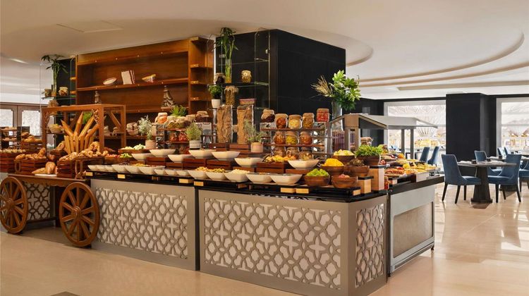 Anwar Al Madinah Moevenpick Hotel Restaurant