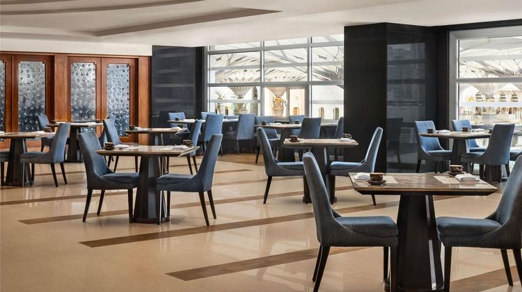 Anwar Al Madinah Moevenpick Hotel Restaurant