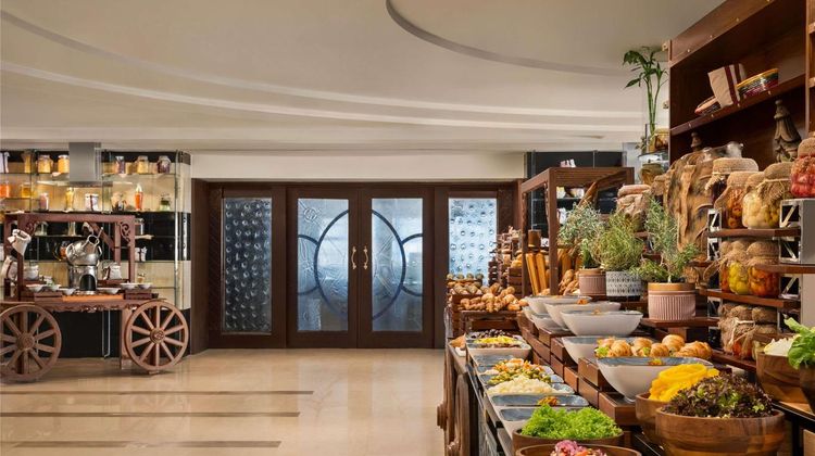 Anwar Al Madinah Moevenpick Hotel Restaurant