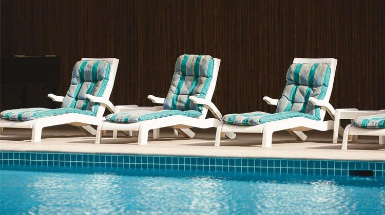 Moevenpick Hotel Karachi Pool