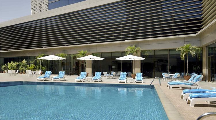 Moevenpick Hotel Karachi Pool