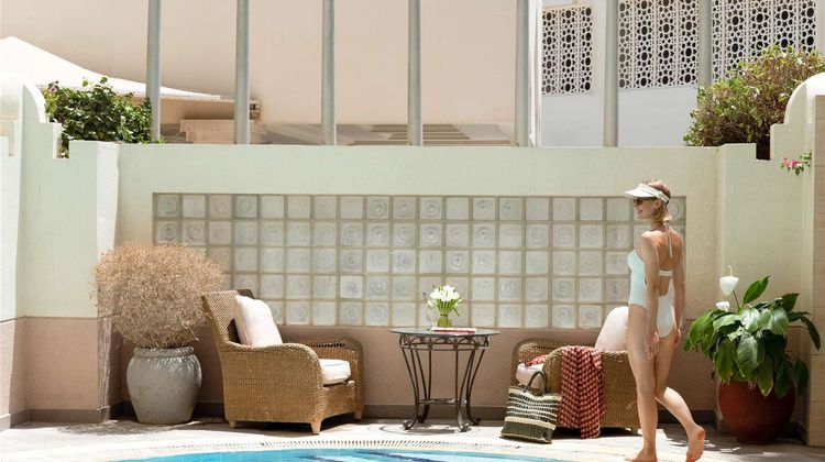 Moevenpick Hotel Doha Pool