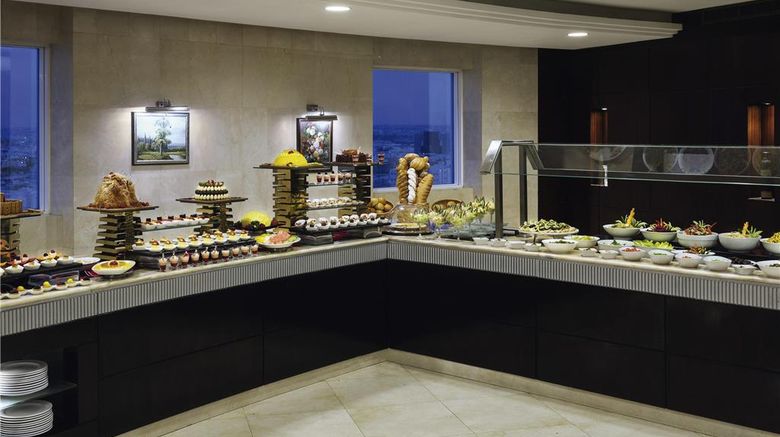 <b>Moevenpick Hotel Qassim Restaurant</b>. Images powered by <a href="https://iceportal.shijigroup.com/" title="IcePortal" target="_blank">IcePortal</a>.