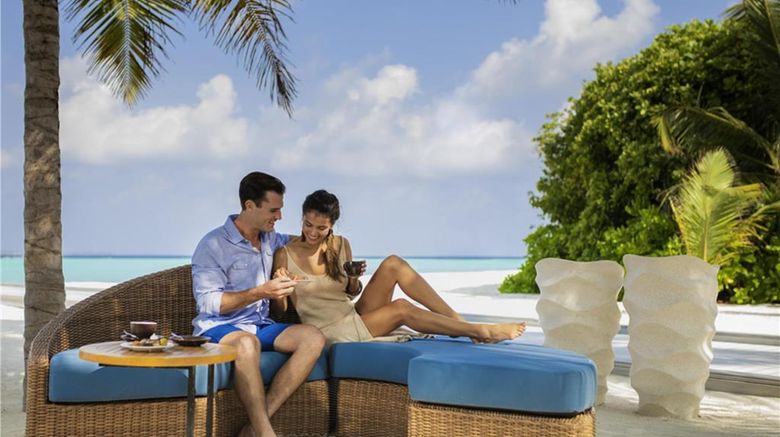 <b>Kuredhivaru Resort & Spa Restaurant</b>. Images powered by <a href="https://iceportal.shijigroup.com/" title="IcePortal" target="_blank">IcePortal</a>.