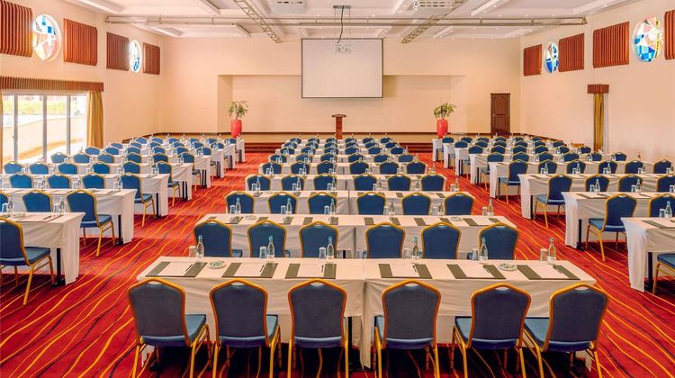 Moevenpick Hotel & Residences Nairobi Meeting