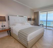 Moevenpick Hotel Beirut Room