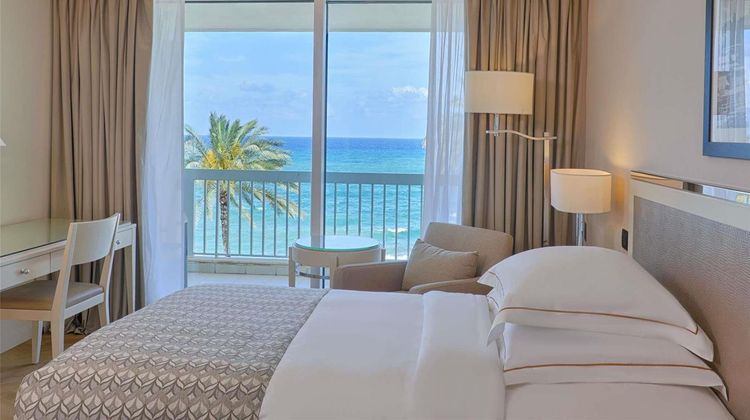 Moevenpick Hotel Beirut Room