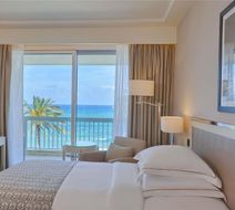 Moevenpick Hotel Beirut Room