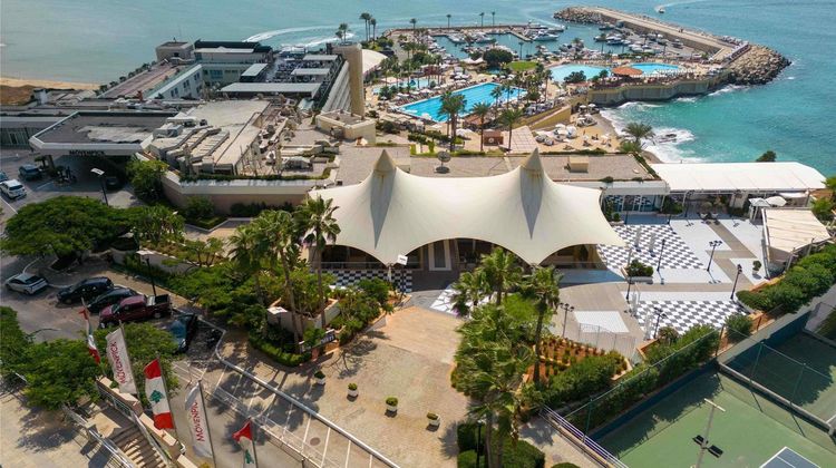 Moevenpick Hotel Beirut Exterior