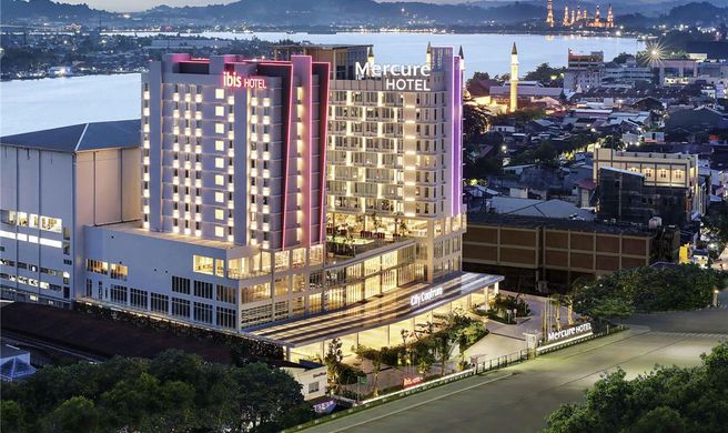 Ibis Samarinda Hotel Exterior