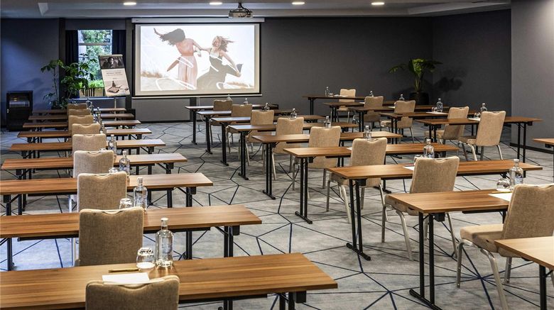 <b>Mercure Antwerp City South Meeting</b>. Images powered by <a href="https://iceportal.shijigroup.com/" title="IcePortal" target="_blank">IcePortal</a>.