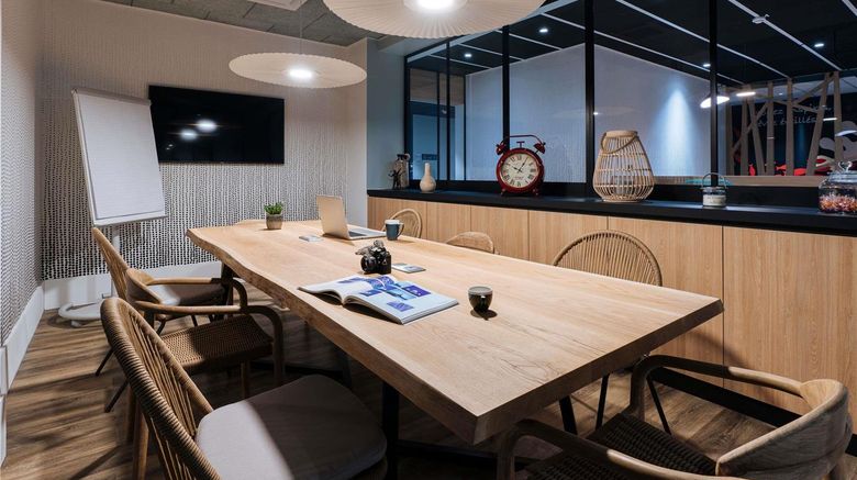 <b>Ibis Styles Le Treport Mers Les Bains Meeting</b>. Images powered by <a href="https://iceportal.shijigroup.com/" title="IcePortal" target="_blank">IcePortal</a>.