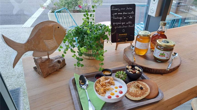 <b>Ibis Styles Le Treport Mers Les Bains Restaurant</b>. Images powered by <a href="https://iceportal.shijigroup.com/" title="IcePortal" target="_blank">IcePortal</a>.