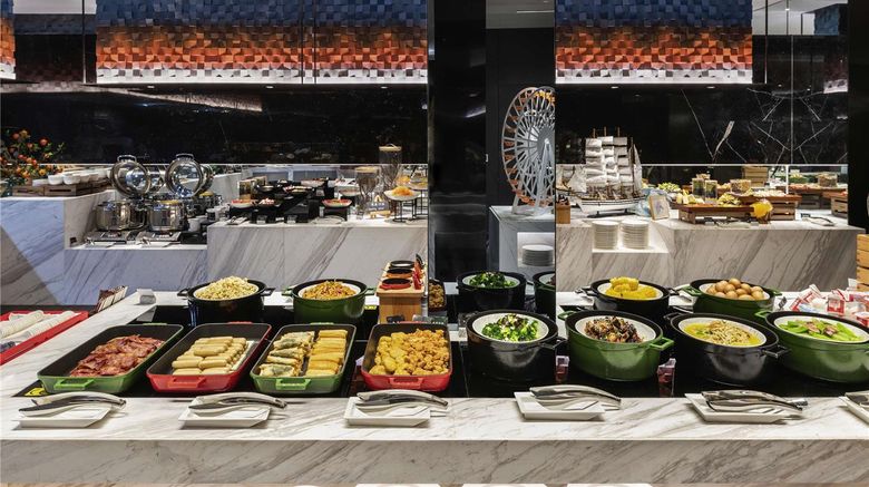 <b>Novotel Yangzhou City Center Restaurant</b>. Images powered by <a href="https://iceportal.shijigroup.com/" title="IcePortal" target="_blank">IcePortal</a>.