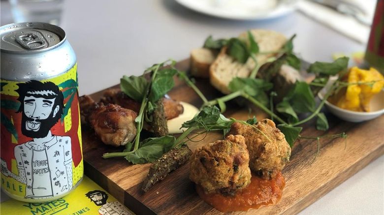 <b>Mercure Sunshine Coast Kawana Waters Restaurant</b>. Images powered by <a href="https://iceportal.shijigroup.com/" title="IcePortal" target="_blank">IcePortal</a>.