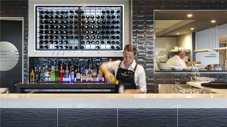 <b>Mercure Sunshine Coast Kawana Waters Restaurant</b>. Images powered by <a href="https://iceportal.shijigroup.com/" title="IcePortal" target="_blank">IcePortal</a>.
