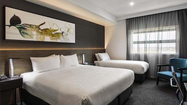 Mercure Sunshine Coast Kawana Waters Exterior